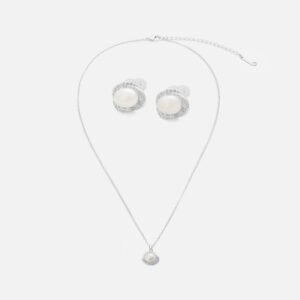 ‎ طقم نسائي من حلق وسلسال بلون فضي