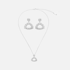 ‎ طقم نسائي من حلق وسلسال بلون فضي