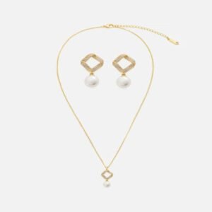 ‎ طقم نسائي من حلق وسلسال بلون ذهبي